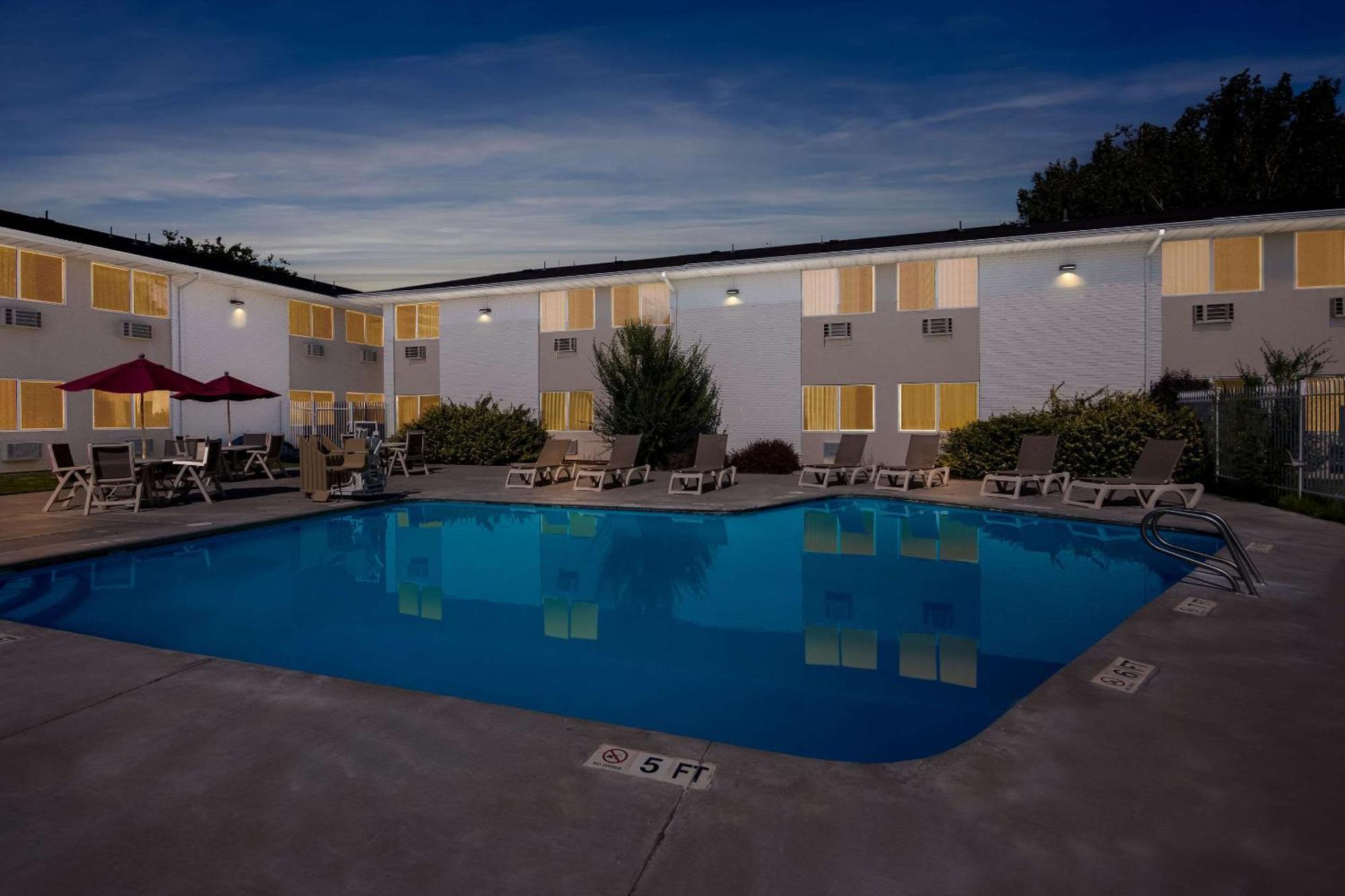Econo Lodge Idaho Falls Exteriér fotografie